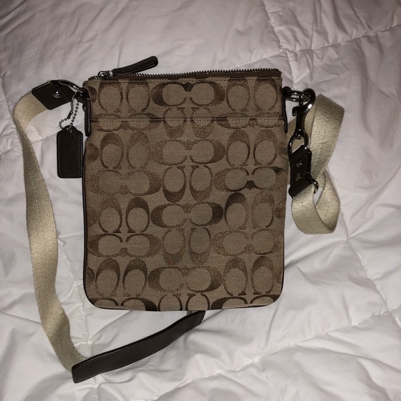 Coach cross body purse - Picture 3 of 7